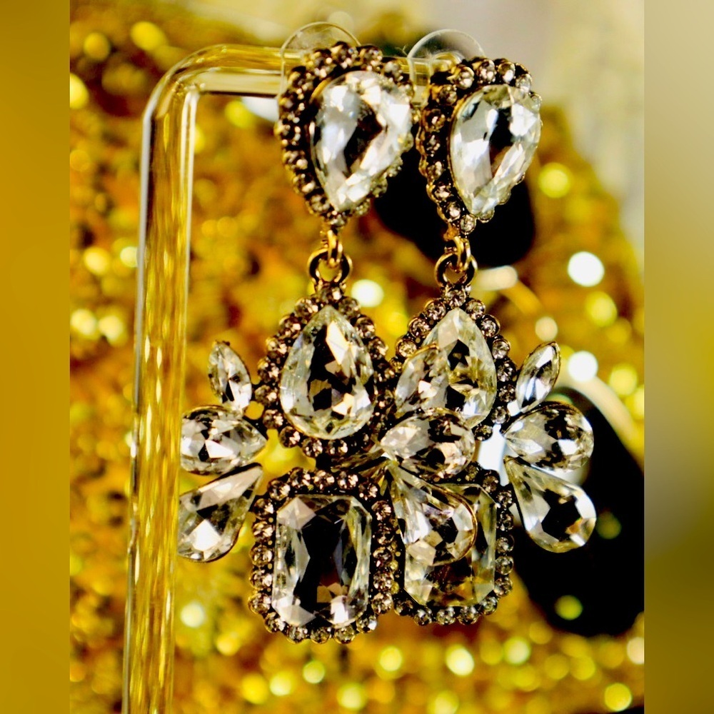 “Host Pick” Zara Gold Tone Rhinestone Drop Earrings NWT